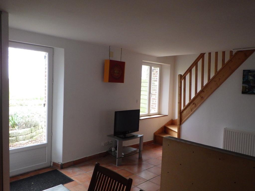 Les Gites Du Vieux Frene Longavesnes 部屋 写真